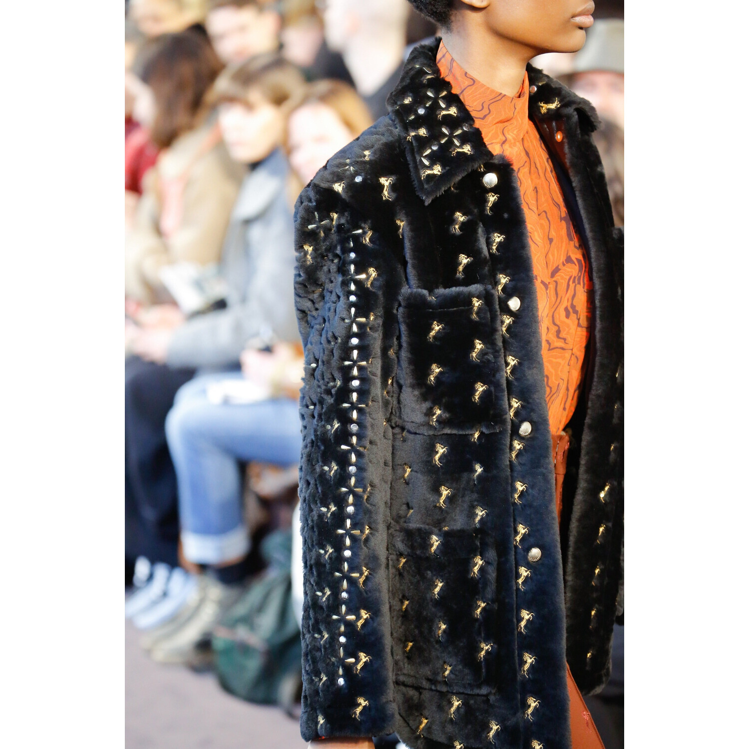 Фото Details Chloé Fall 2018 Ready-to-Wear , Детали коллекции Хлоя осень зима 2018 , Fashion show , неделя моды в Париже , PFW , Paris Fashion Week , Mainstyles